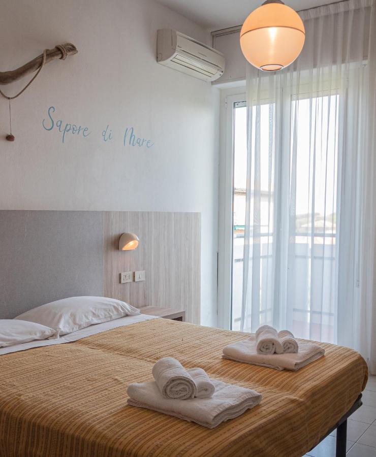 Hotel Astrid Cervia Exterior foto