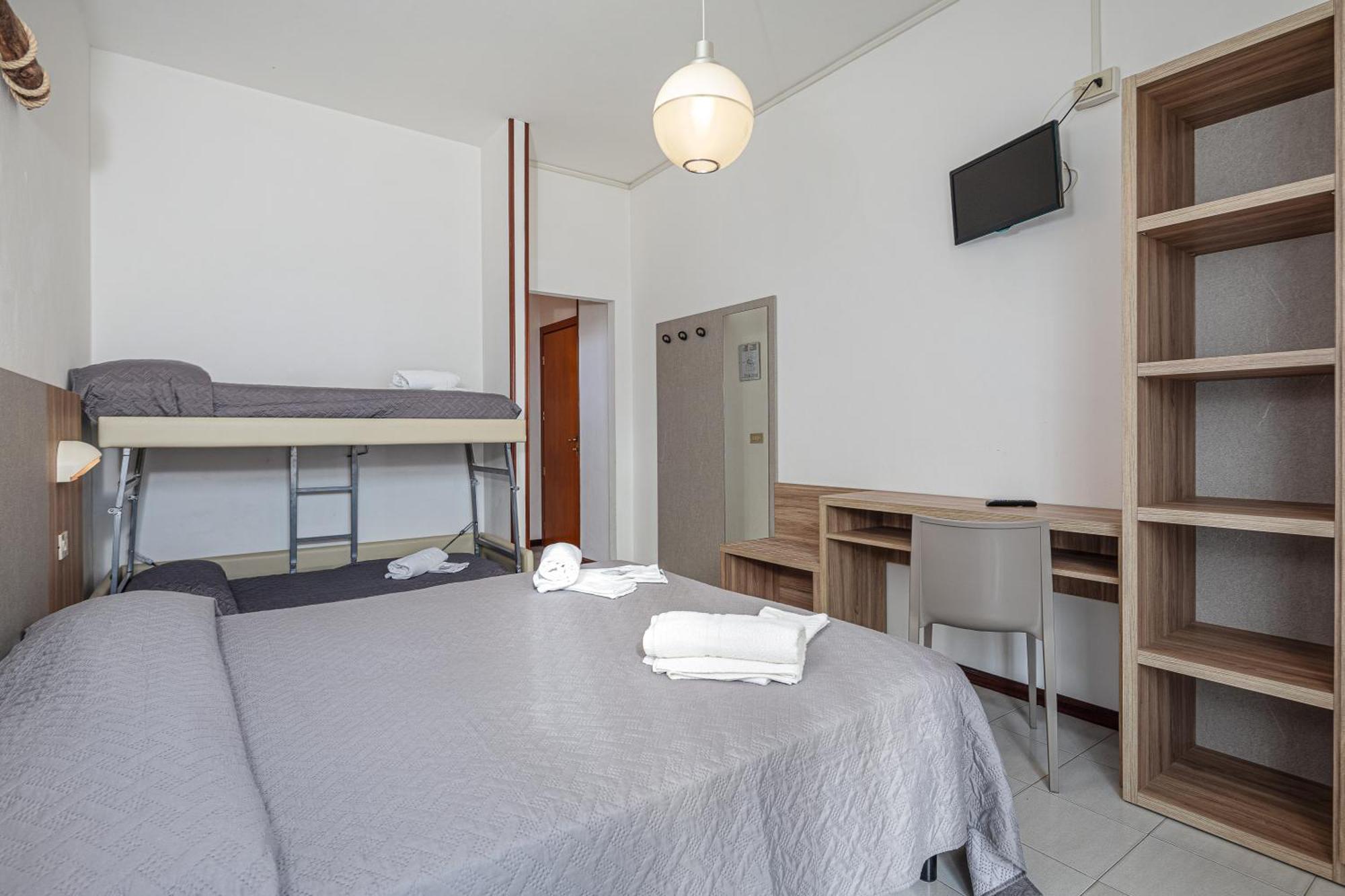 Hotel Astrid Cervia Exterior foto