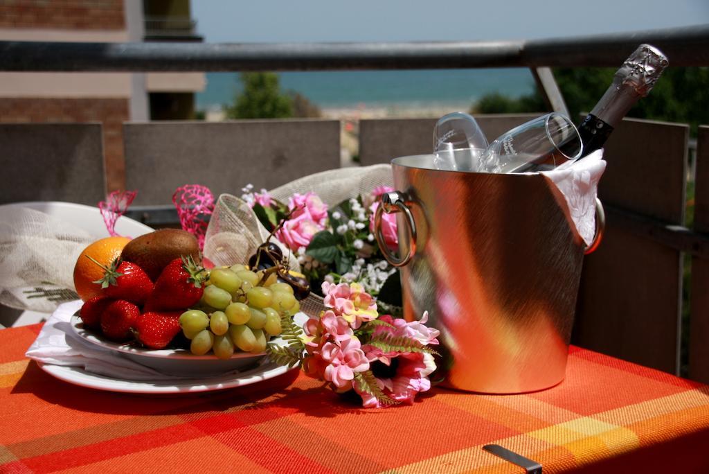 Hotel Astrid Cervia Exterior foto