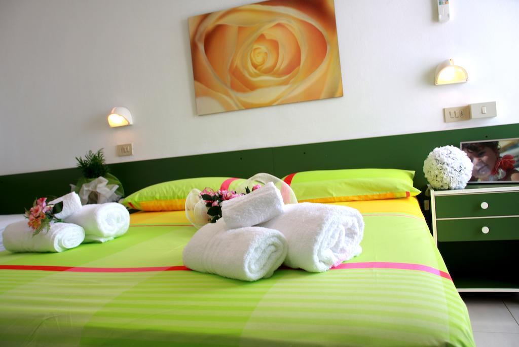 Hotel Astrid Cervia Quarto foto