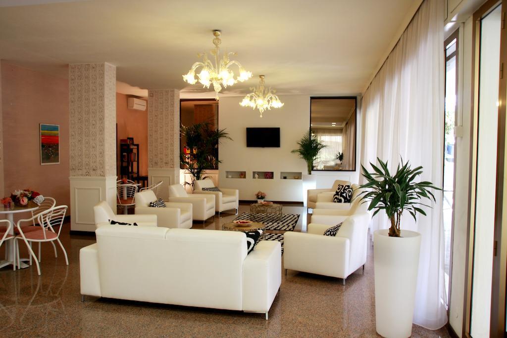 Hotel Astrid Cervia Exterior foto